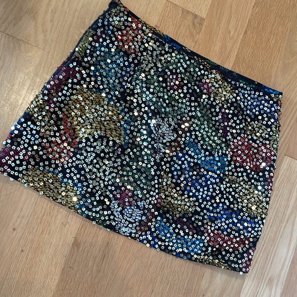 Forever 21 sparkle sequin mini skirt - Picture 5 of 5